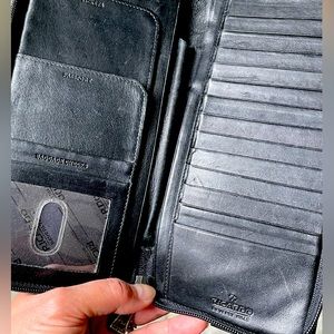 Ricardo Beverly Hills Soft Black Leather Travel Billfold Wallet Passport Tickets